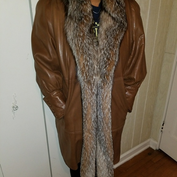 Fur Coat - Picture 3 of 8